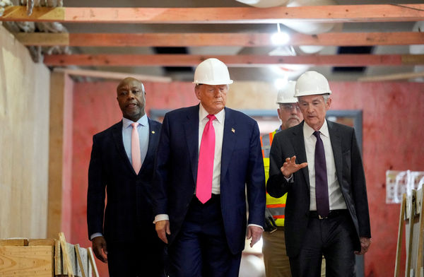 ▲▼川普視察聯準會。（圖／路透社）