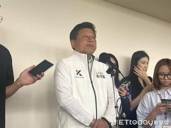 ▲▼立法院國民黨團總召傅崐萁受訪。（圖／記者蘇晏男攝）