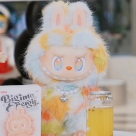 ▲▼新款「彩色LABUBU」10月上架。（圖／翻攝自微博）