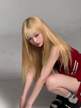 ▲▼權喜原大巨蛋賽後被狂粉包圍。（圖／翻攝自IG）