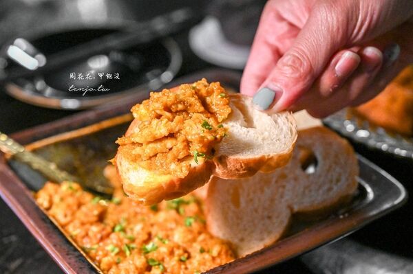 ▲▼ROBATA BISTRO 爐端餐酒。（圖／部落客周花花，甲飽沒授權提供）