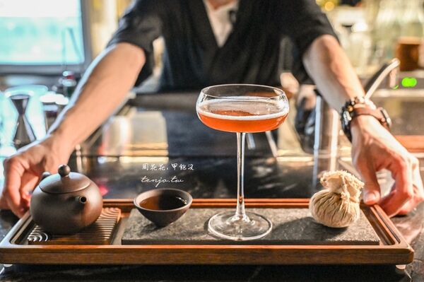 ▲▼ROBATA BISTRO 爐端餐酒。（圖／部落客周花花，甲飽沒授權提供）