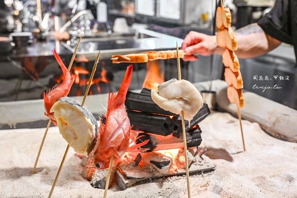 ▲▼ROBATA BISTRO 爐端餐酒。（圖／部落客周花花，甲飽沒授權提供）