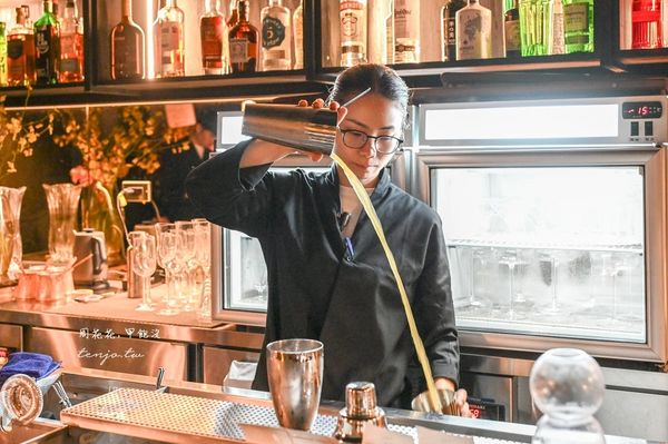 ▲▼ROBATA BISTRO 爐端餐酒。（圖／部落客周花花，甲飽沒授權提供）