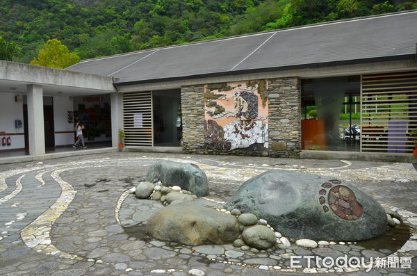 ▲▼由解說員或解說志工免費為您介紹震後太魯閣臺地的自然與人文。（圖／太管處提供，下同）