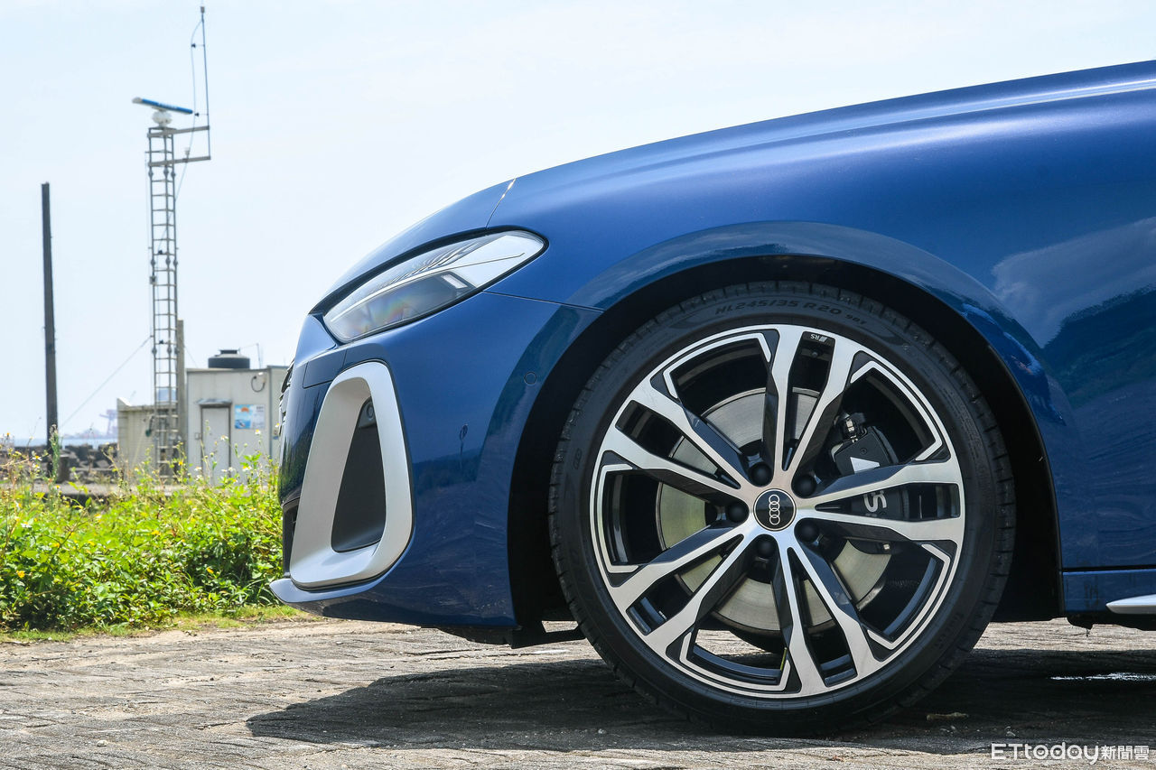 ▲Audi全新S5不僅熱血爽快，旅行車大空間又能勝任家用需求。（圖／記者徐煜展攝）