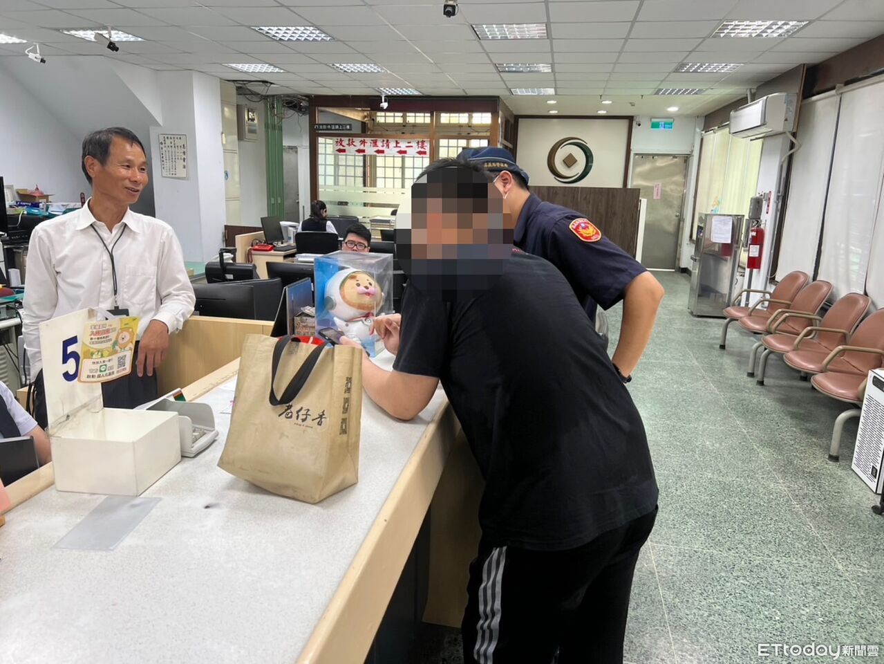 朴子警銀合作攔阻假交友詐騙　成功阻詐保男子4萬辛苦錢