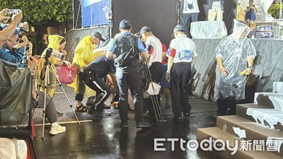 疑「青鳥」鬧場!館長突被丟冥紙 批:台灣民主被民進黨玩得下賤