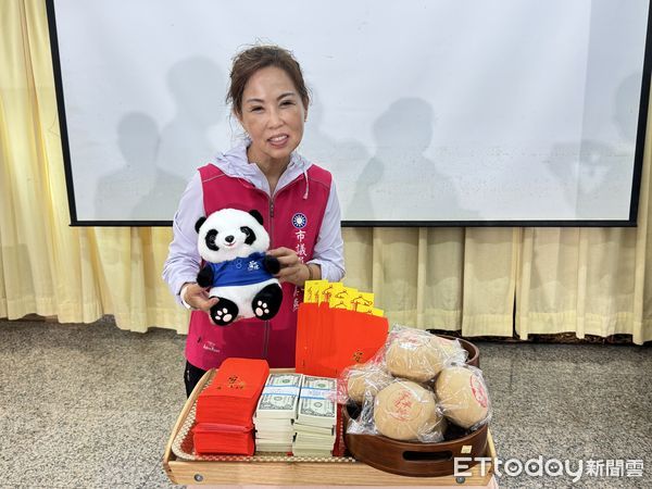 ▲民政局長姜淋煌、安平區長蕭泰華，安平天后宮主委盧友禮、安平觀音亭主委顏東賢與台南市議員盧崑福、周麗津、林依婷、林美燕，安平地方里長均到場力挺。（記者林云攝，下同）