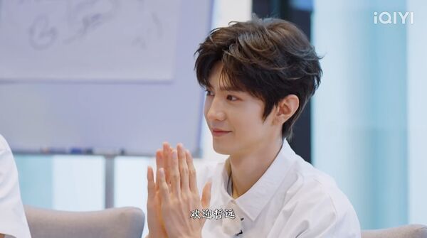 ▲陳哲遠假髮被撥飛。（圖／翻攝自愛奇藝）