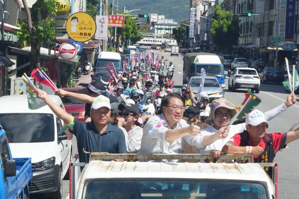 ▲▼林右昌花蓮車掃。（圖／民進黨提供）