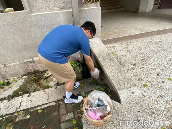 ▲台南市教育局動員防疫專案團隊，進入受災校園執行清潔與病媒蚊孳生源清除。（圖／記者林東良翻攝，下同）