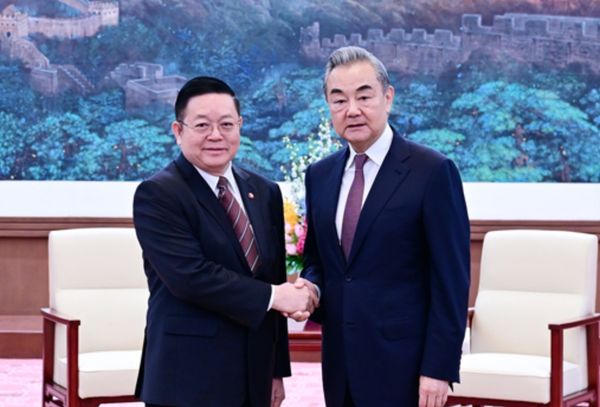 ▲▼ 王毅會見東盟秘書長高金洪            。（圖／翻攝 中國外交部網站）