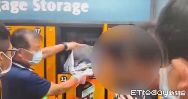 ▲高鐵台南站鐵警攜手運匠成功逮捕假投資詐騙車手，查扣贓款300萬元。（圖／記者林東良翻攝，下同）