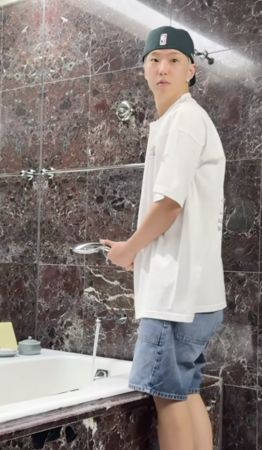 ▲▼HOSHI台灣發生慘劇！行李箱突現狀況　哀傷PO網：我要瘋掉了。（圖／翻攝自HOSHI IG）