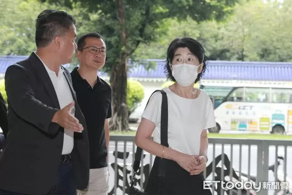 ▲羅智強、張志豪26日陪同陳佩琪到台北金甌女中投票。（圖／記者周宸亘攝）