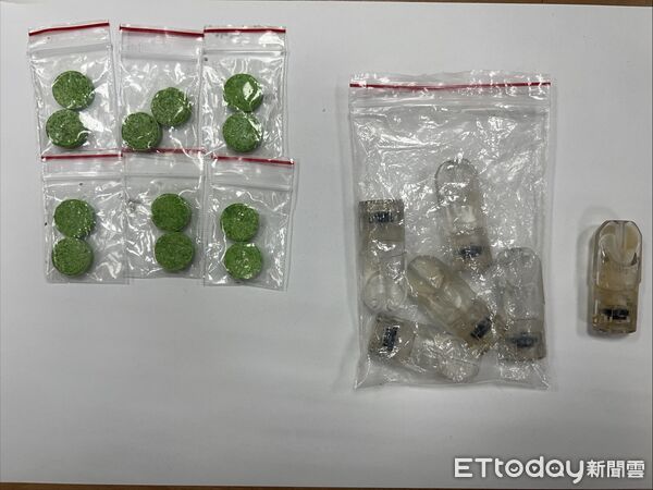 ▲高雄市左營博愛路發生毒駕車禍，所幸沒人傷亡             。（圖／記者吳奕靖翻攝）