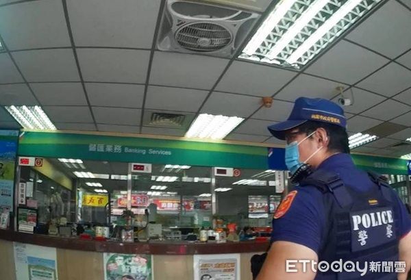 ▲警方獲報前往勸阻，並請余婦聯絡親人求證，成功阻詐。（圖／蘆竹警分局提供）