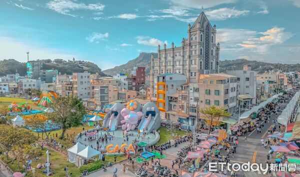 ▲▼旗津氣墊水樂園。（圖／記者許宥孺翻攝）