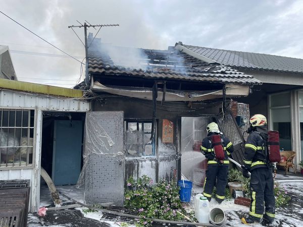 ▲鹿港發生民宅火警。（圖／記者唐詠絮翻攝）