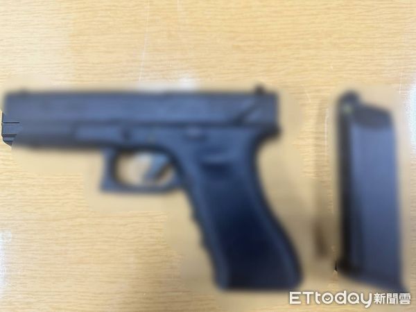 ▲▼       馬公分局謝謝民眾主動撥打110報案警方策動嫌疑人交付疑似涉案空氣槍      。（圖／記者陳洋翻攝）
