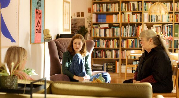 ▲《關於夢(性與愛)》描述17歲少女愛上了法語女老師的故事。（圖／海鵬影業提供）