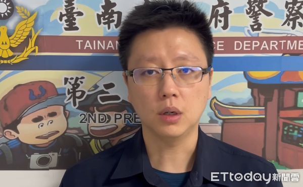 ▲台南中西區24日上午發生救護車與機車碰撞事故，女騎士送醫救治，無生命危險。（民眾提供）