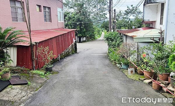 ▲桃園市復興區長興里一處投票所今天上午傳出女主任監察員張貼選舉告示時被狗撞倒受傷意外，圖為投票所附近空景。（圖／記者沈繼昌翻攝）