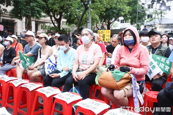 ▲反共護台志工聯盟開票之夜。（圖／記者林敬旻攝）