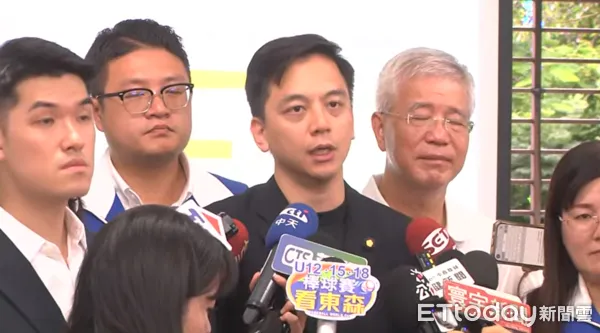 ▲▼             桃園市第一選區立委牛煦庭出面感謝支持者。（圖／記者沈繼昌翻攝）