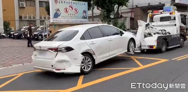 ▲警方追查行蹤，在保時捷中攔下嫌犯黃男，進一步查明案情與動機中。（圖／記者林東良翻攝，下同）