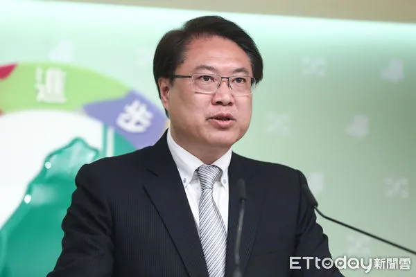 ▲全台大罷免行動失敗，民進黨秘書長林右昌出面說明。（圖／記者林敬旻攝）