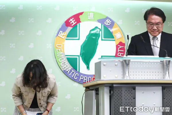 ▲全台大罷免行動失敗，民進黨秘書長林右昌、立院黨團幹事長吳思瑤出面說明。（圖／記者林敬旻攝）