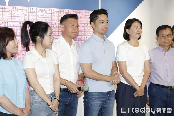 ▲▼726大罷免國民黨大獲全勝，罷免結果出爐後台北市長蔣萬安率台北市五名立委羅志強、徐巧芯、李彥秀、賴士葆、王鴻薇共同召開記者會。（圖／記者湯興漢攝）