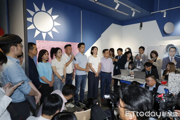 ▲▼726大罷免國民黨大獲全勝，罷免結果出爐後台北市長蔣萬安率台北市五名立委羅智強、徐巧芯、李彥秀、賴士葆、王鴻薇共同召開記者會。（圖／記者湯興漢攝）