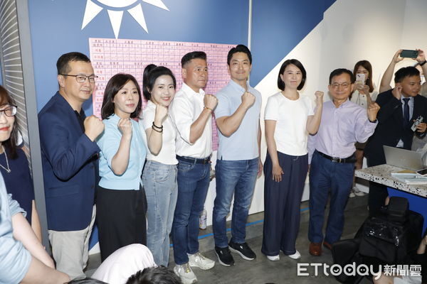 ▲▼台北市長蔣萬安率台北市五名立委羅智強、徐巧芯、李彥秀、賴士葆、王鴻薇共同召開記者會。（圖／記者湯興漢攝）