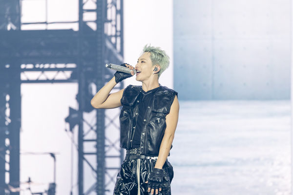 ▲▼ HOSHI、WOOZI豪雨。（圖／D-SHOW提供）