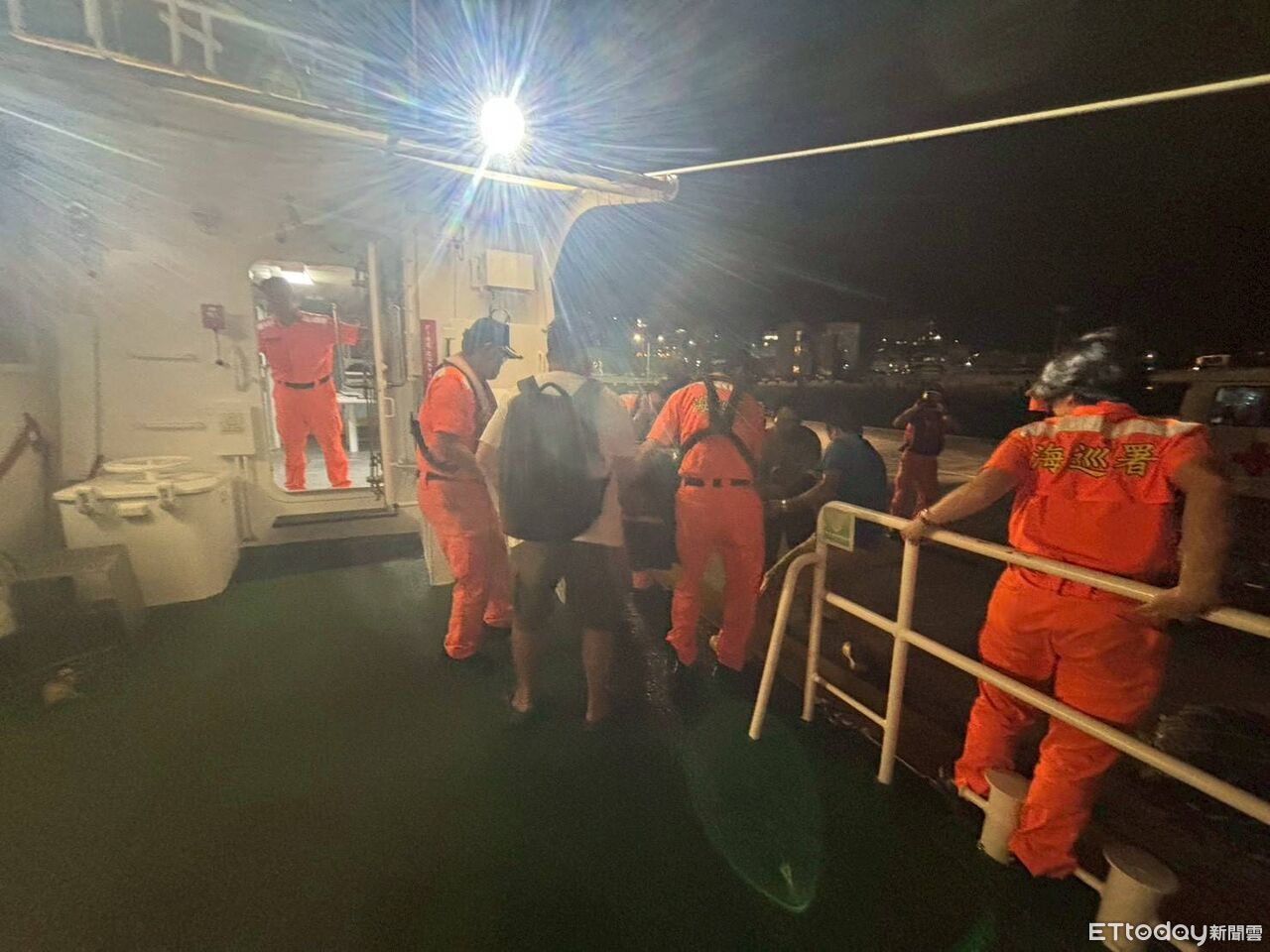 馬祖男車禍骨折「直升機難起降」海巡艇馳援醫急送醫