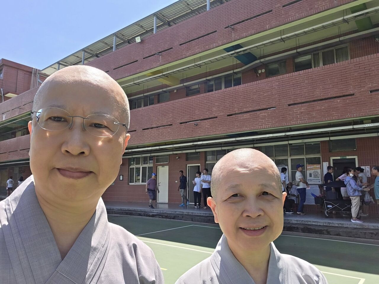 性廣法師深山趕回！釋昭慧陪同投「神聖2票」：坐禪不忘救國