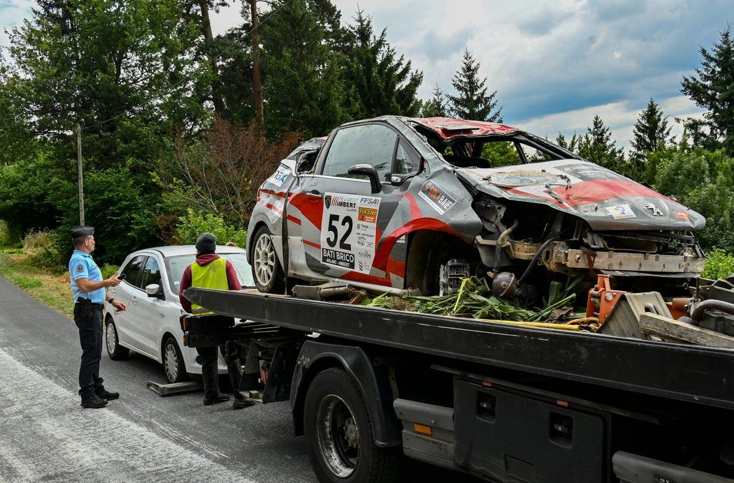 ▲拉力賽車輛失控撞觀眾，導致3人死亡。（圖／翻攝X）