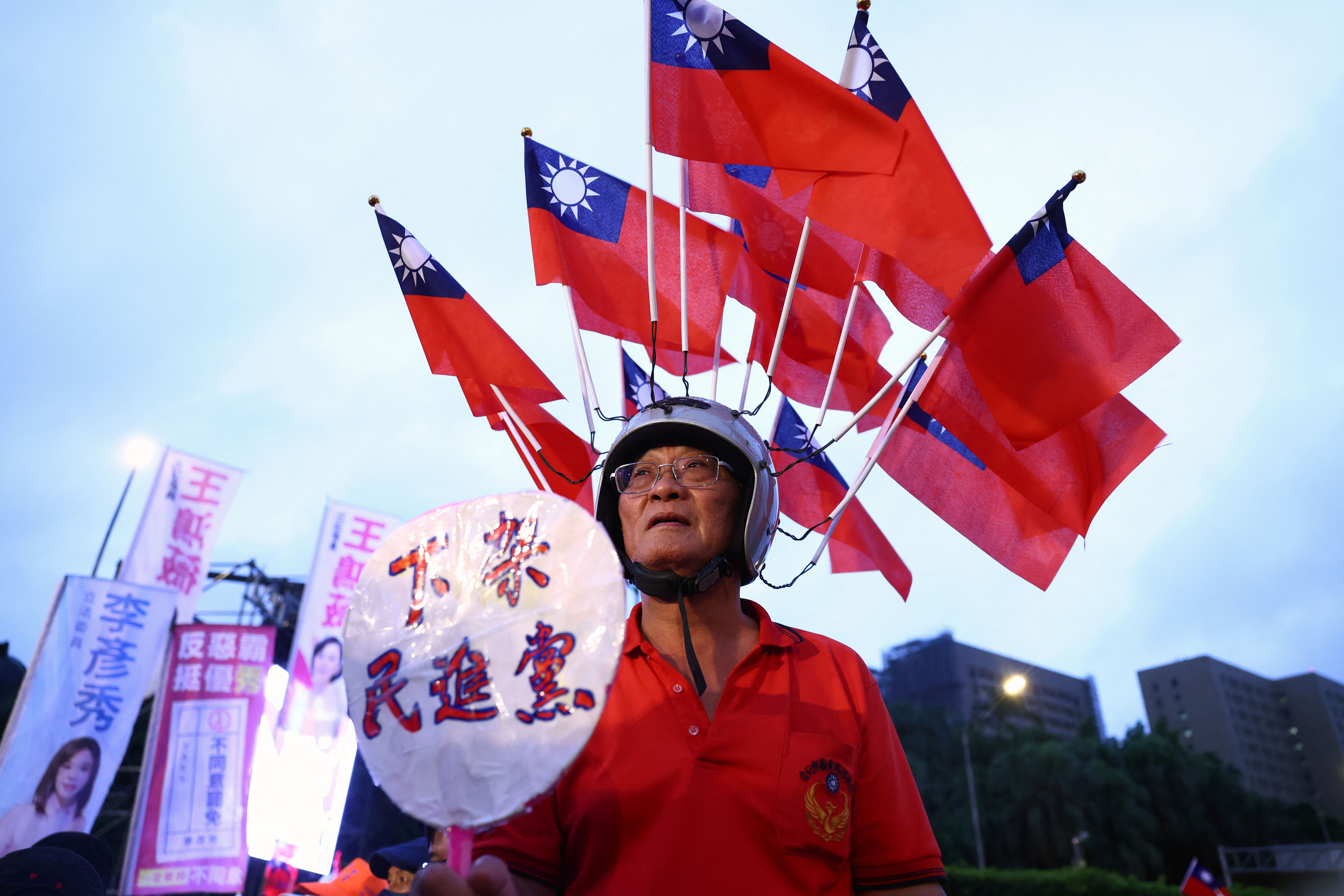 ▲▼國民黨在台北、桃園發起「反對罷免」運動。（圖／路透）