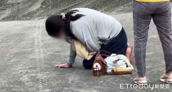 ▲▼苗栗15歲少年風跡沙灘戲水遭大浪捲走失蹤。（圖／記者楊永盛翻攝）