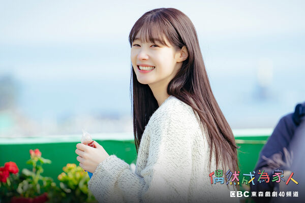 ▲鄭彩娟與裴賢聖都是I人，笑言靠喝酒增進情感，讓彼此變親近。（圖／東森提供）