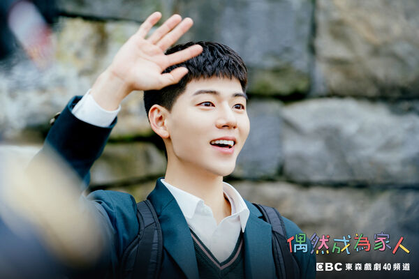 ▲裴賢聖都是I人，笑言靠喝酒增進情感，讓彼此變親近。（圖／東森提供）