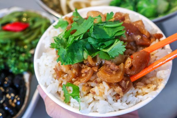 ▲▼孫叔叔牛骨牛肉麵。（圖／部落客陳小可的吃喝玩樂授權提供）