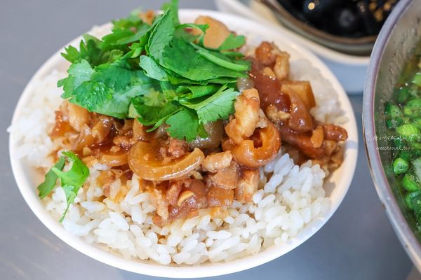 ▲▼孫叔叔牛骨牛肉麵。（圖／部落客陳小可的吃喝玩樂授權提供）