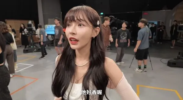 ▲▼林襄和三上悠亞合影。（圖／翻攝自YouTube／林襄 Mizuki）