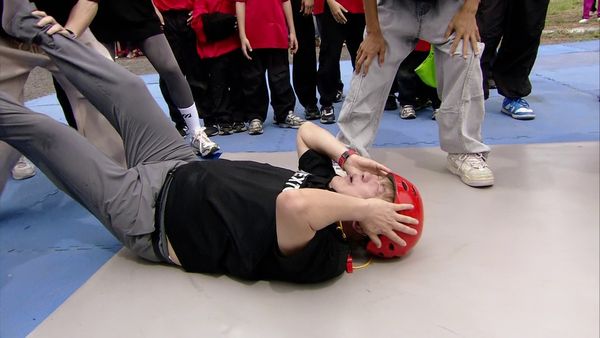 ▲▼胡瓜挑戰頭轉。（圖／民視提供）