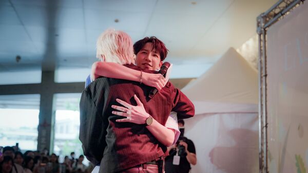 ▲▼ Snoopy詹仕偉與薛恩Sean合唱經典歌。（圖／Ease香氛提供）