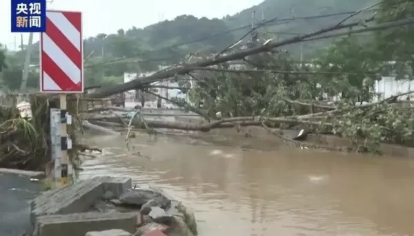 ▲▼北京暴雨轉移3千人！密雲水庫向下游洩洪。（圖／翻攝新京報）